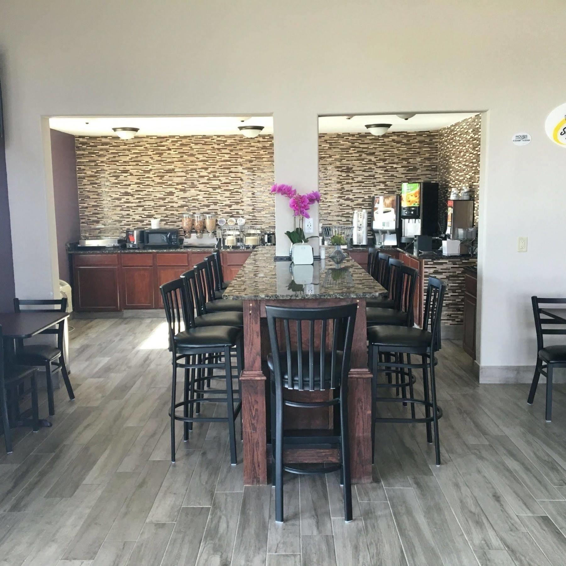 Surestay Plus Hotel By Best Western Kearney Esterno foto